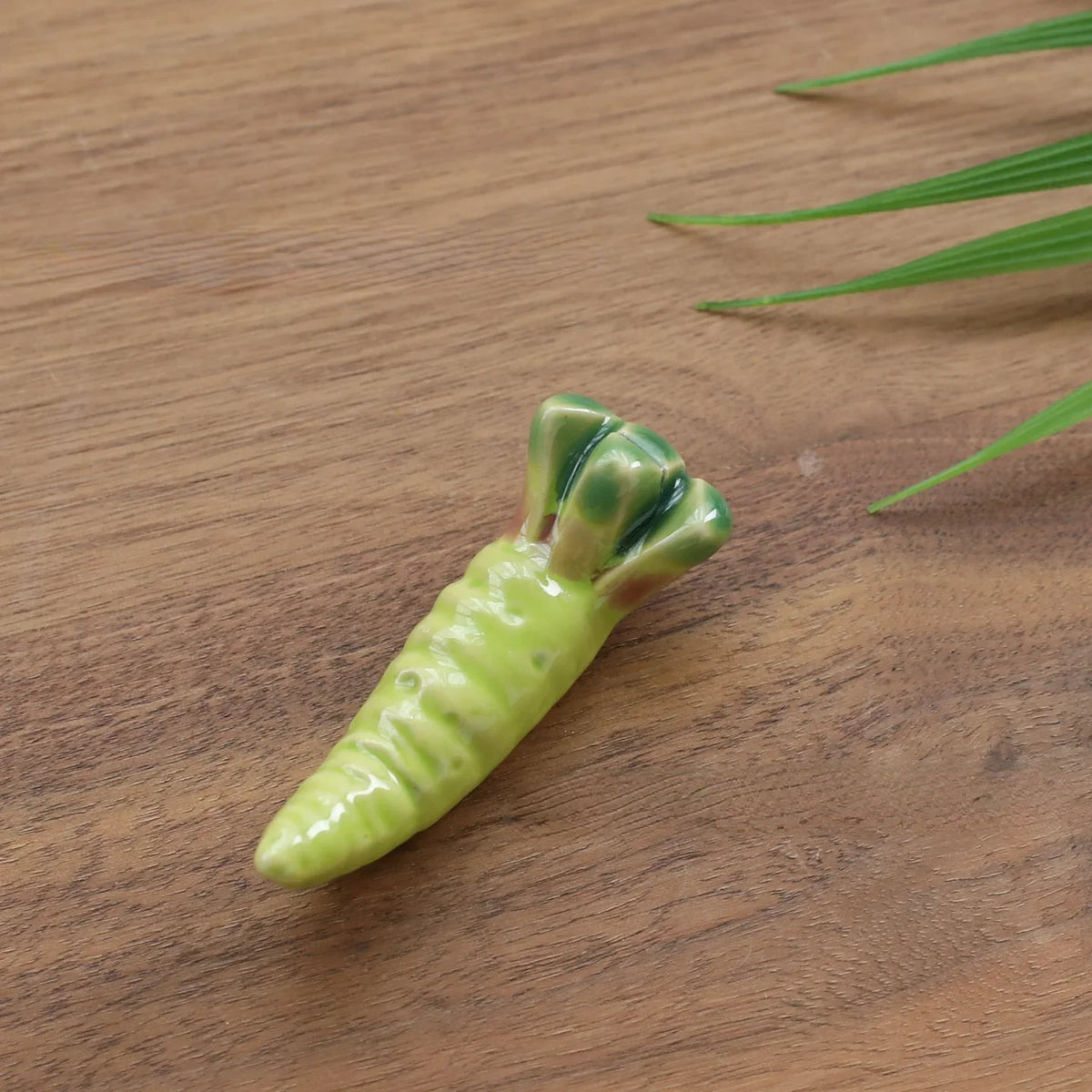 Amityra Decorative Chopstick Rest — product image 10