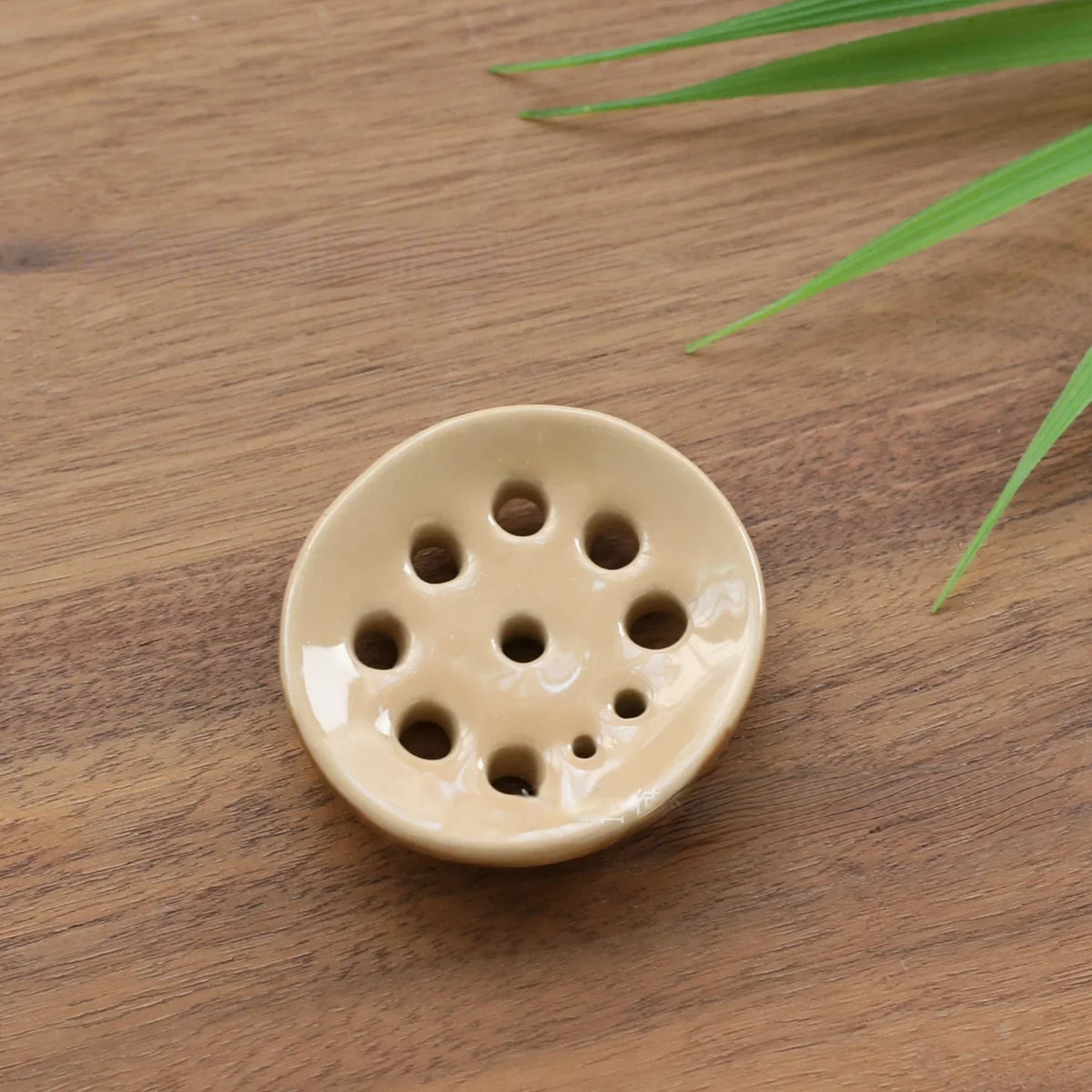 Amityra Decorative Chopstick Rest — product image 15